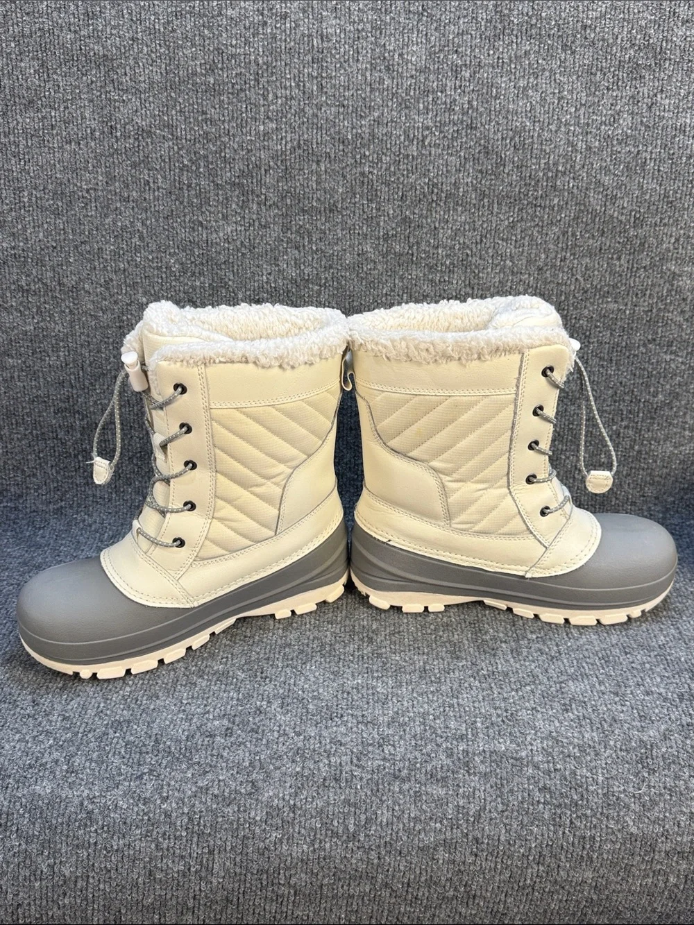 All In Motion Cream and Gray Quilted Lace-Up Winter Boots Size 4